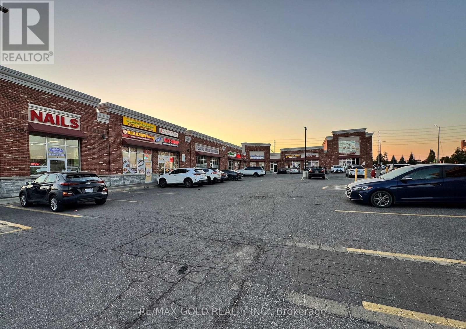 10 - 965 Bovaird Drive W, Brampton (Fletcher's Meadow), Ontario  L7A 1R4 - Photo 21 - W12886404