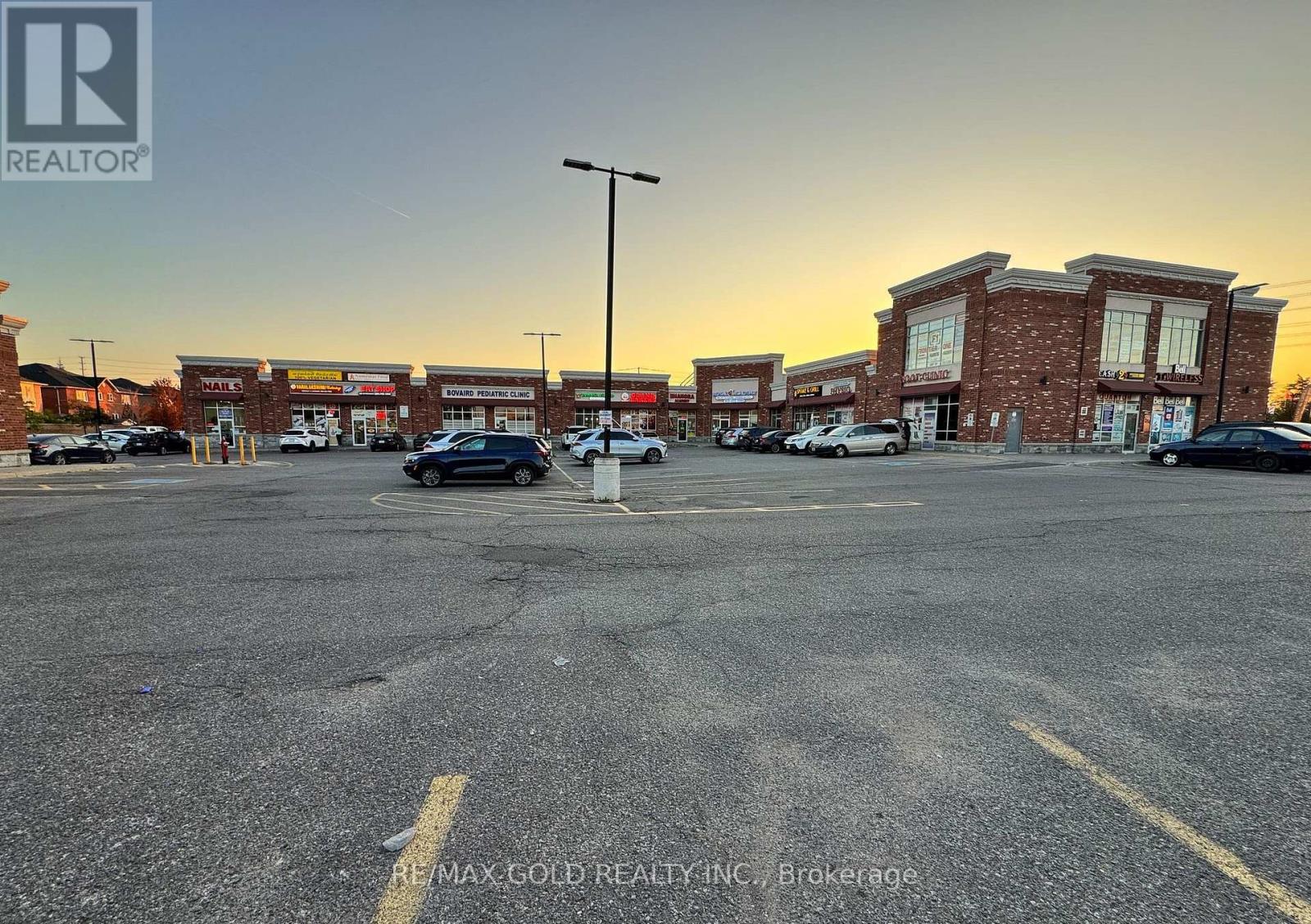 10 - 965 Bovaird Drive W, Brampton (Fletcher's Meadow), Ontario  L7A 1R4 - Photo 3 - W12886404