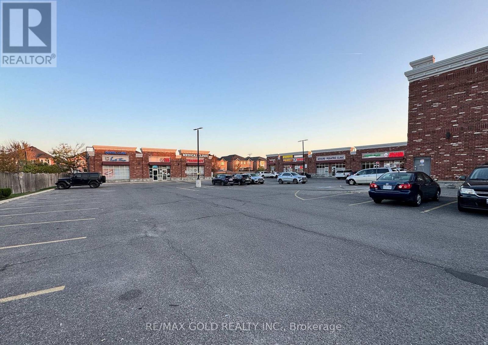 10 - 965 Bovaird Drive W, Brampton (Fletcher's Meadow), Ontario  L7A 1R4 - Photo 4 - W12886404