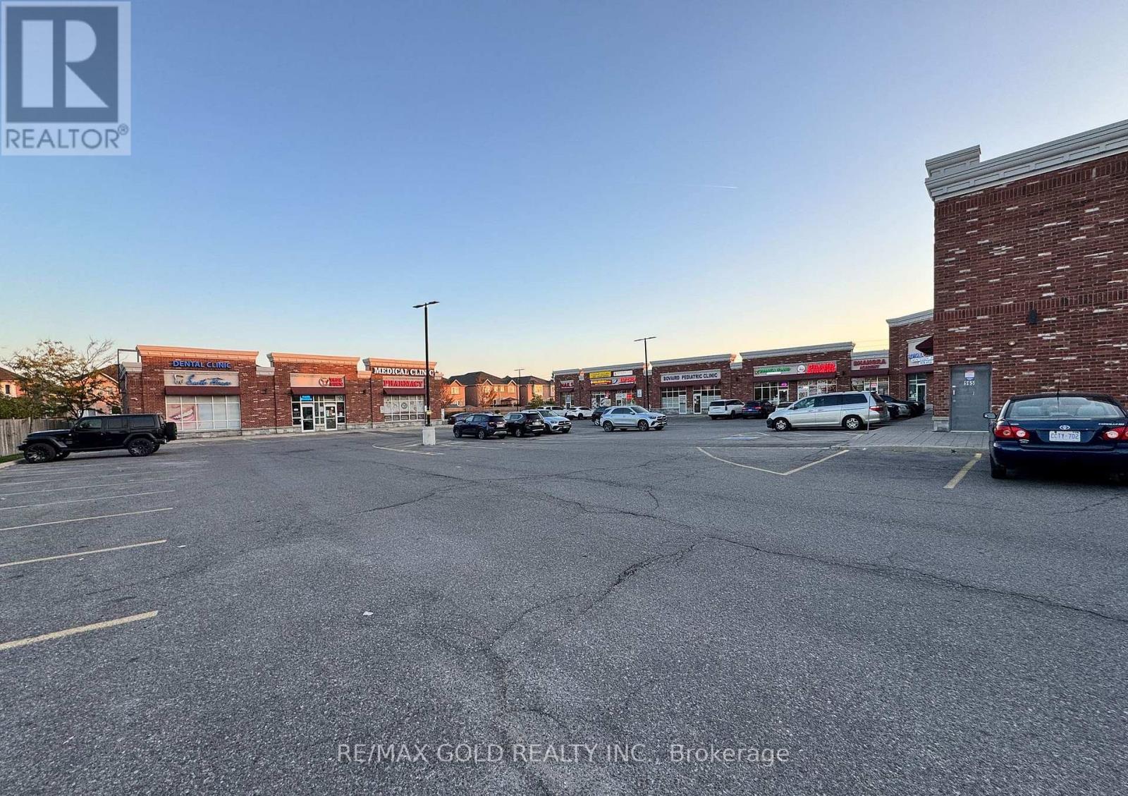 10 - 965 Bovaird Drive W, Brampton (Fletcher's Meadow), Ontario  L7A 1R4 - Photo 5 - W12886404