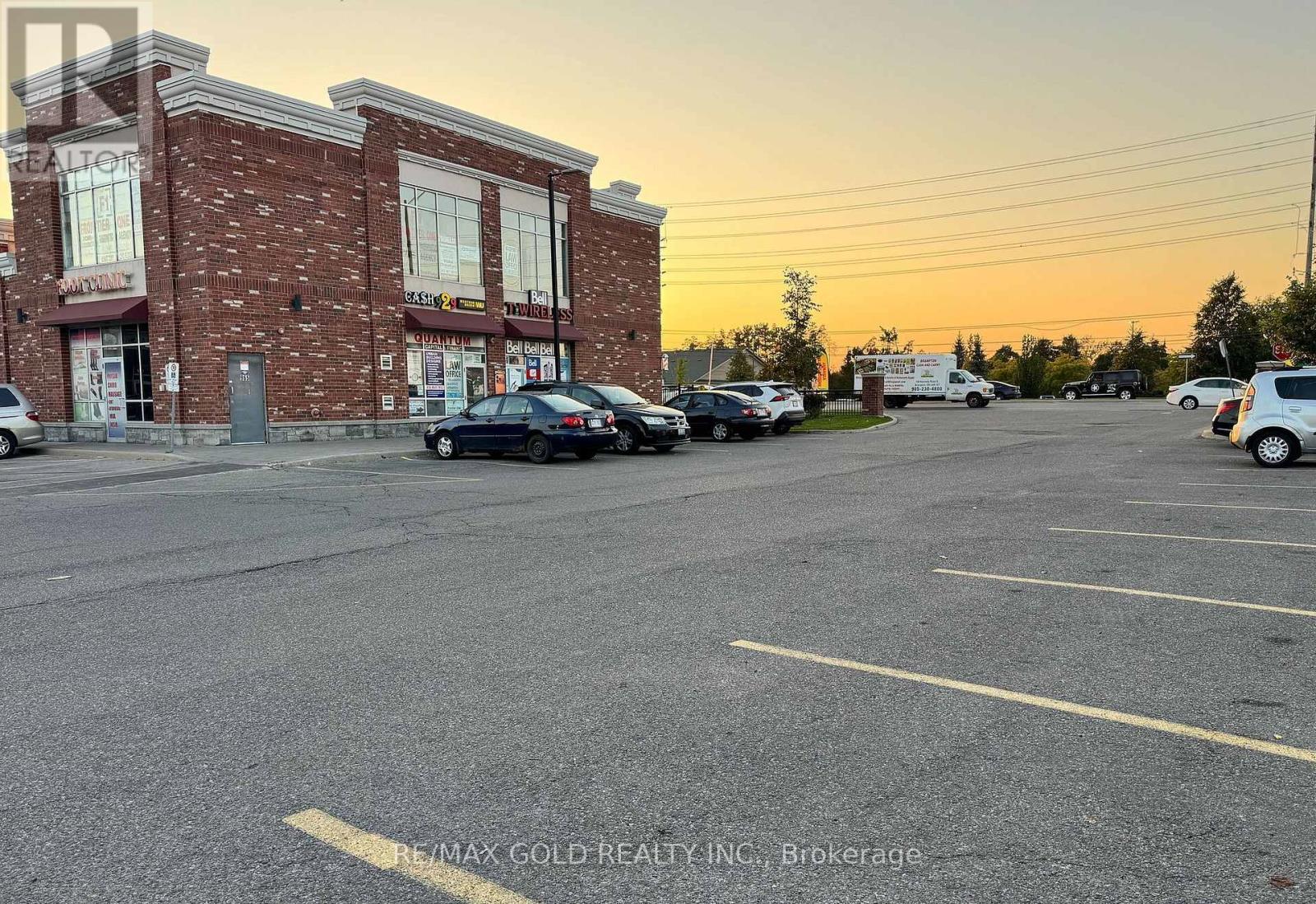 10 - 965 Bovaird Drive W, Brampton (Fletcher's Meadow), Ontario  L7A 1R4 - Photo 8 - W12886404