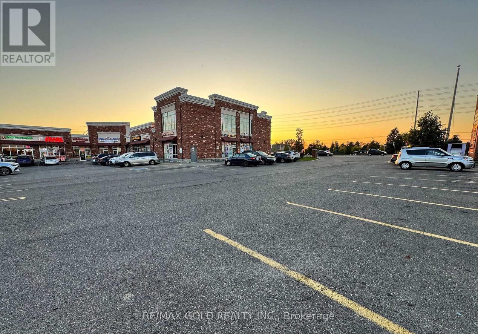 10 - 965 Bovaird Drive W, Brampton (Fletcher's Meadow), Ontario  L7A 1R4 - Photo 9 - W12886404