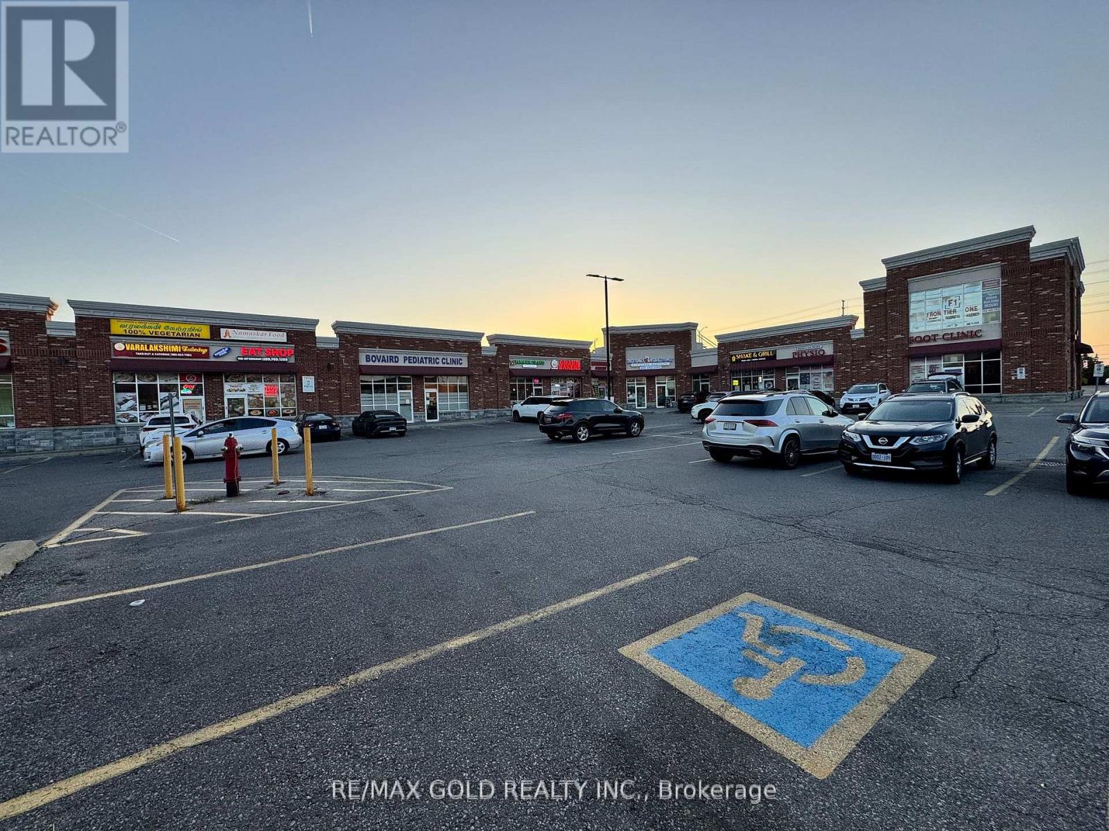 10 - 965 Bovaird Drive W, Brampton (Fletcher's Meadow), Ontario  L7A 1R4 - Photo 10 - W12886422