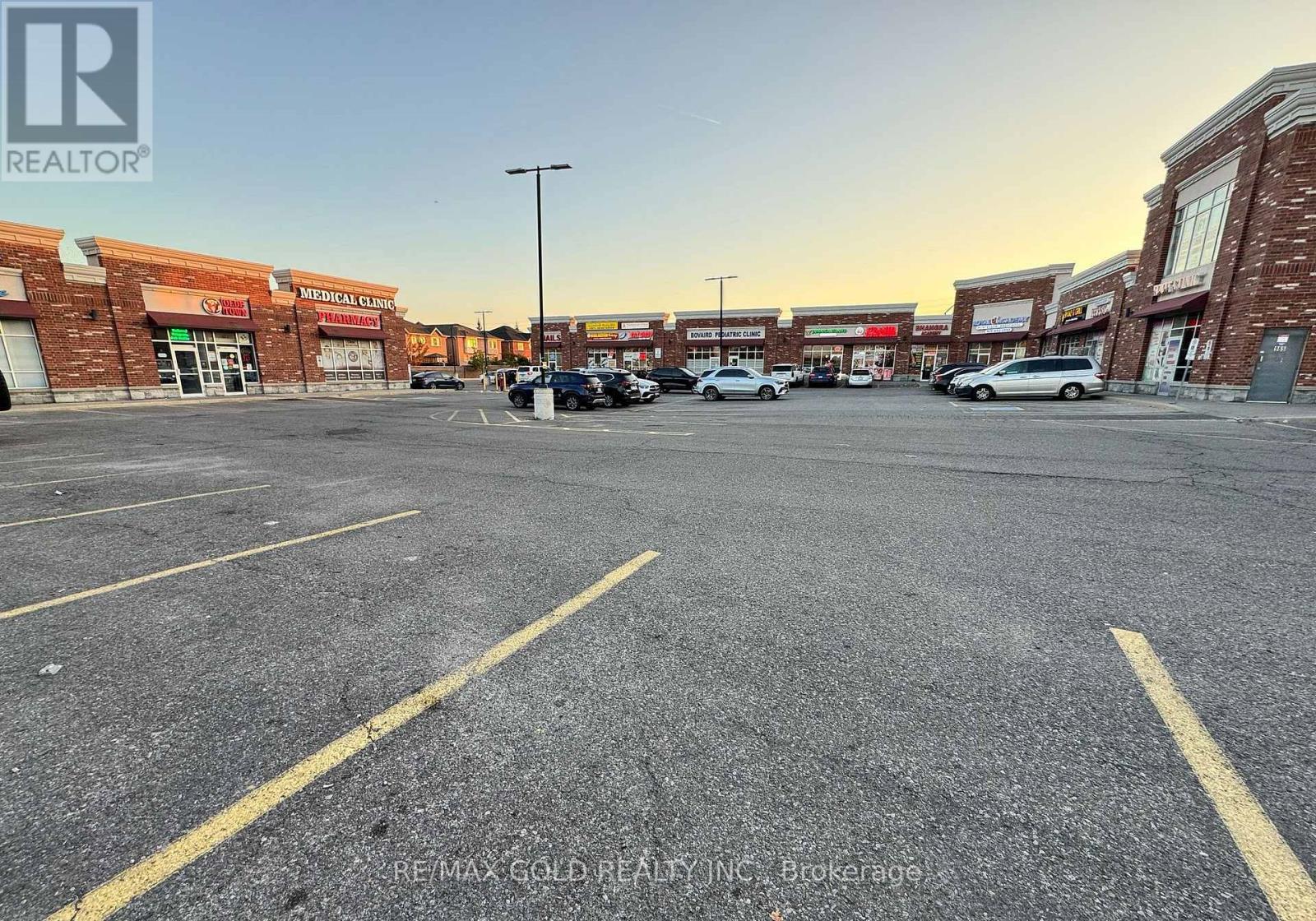 10 - 965 Bovaird Drive W, Brampton (Fletcher's Meadow), Ontario  L7A 1R4 - Photo 3 - W12886422