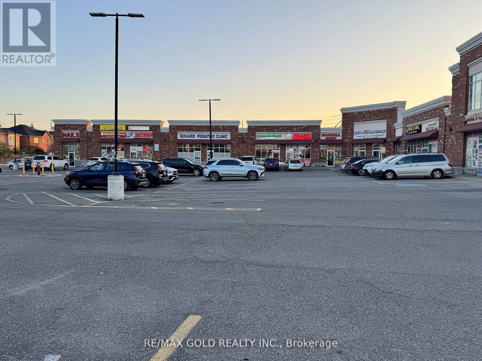 10 - 965 Bovaird Drive W, Brampton (Fletcher's Meadow), Ontario  L7A 1R4 - Photo 4 - W12886422