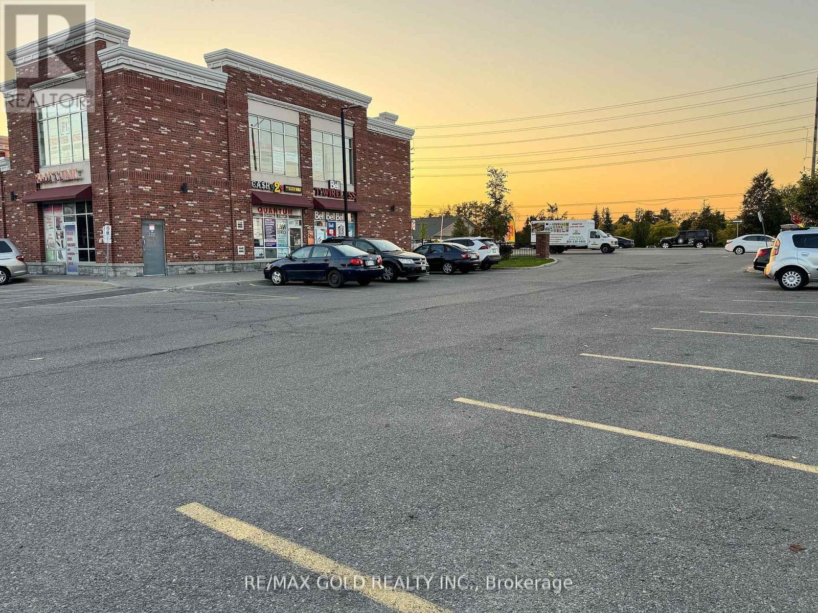 10 - 965 Bovaird Drive W, Brampton (Fletcher's Meadow), Ontario  L7A 1R4 - Photo 5 - W12886422