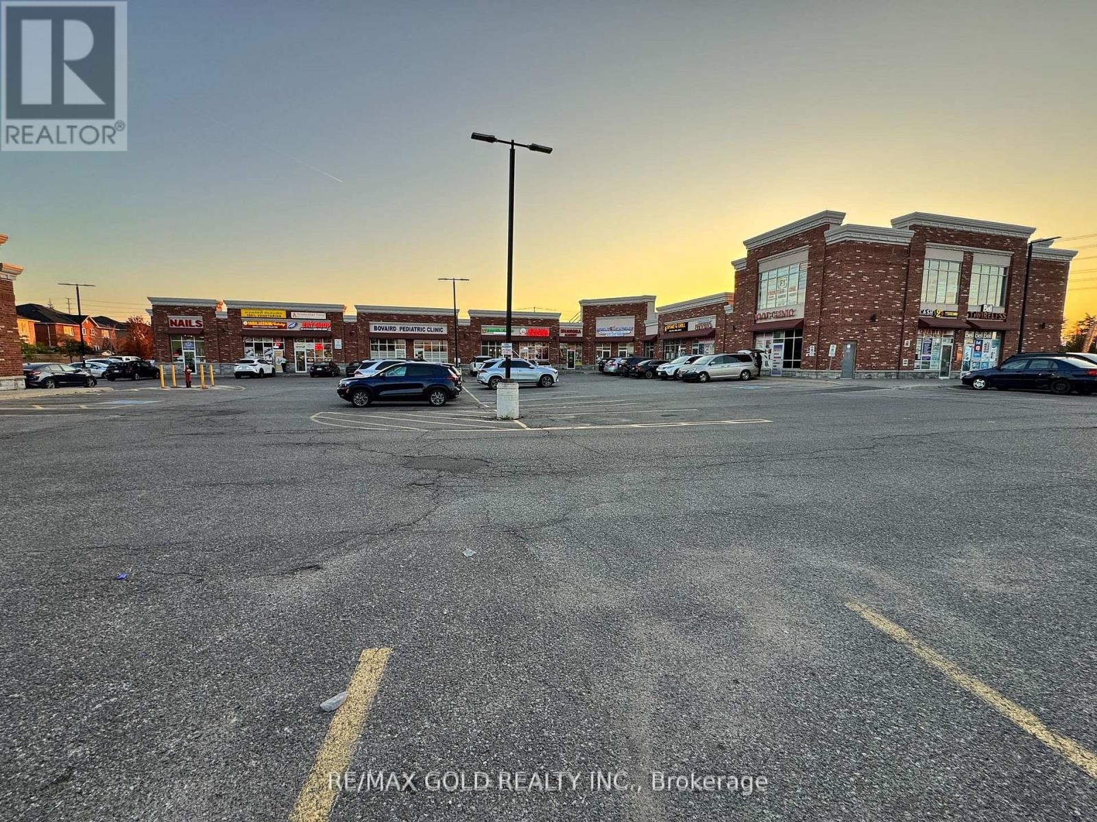 10 - 965 Bovaird Drive W, Brampton (Fletcher's Meadow), Ontario  L7A 1R4 - Photo 6 - W12886422