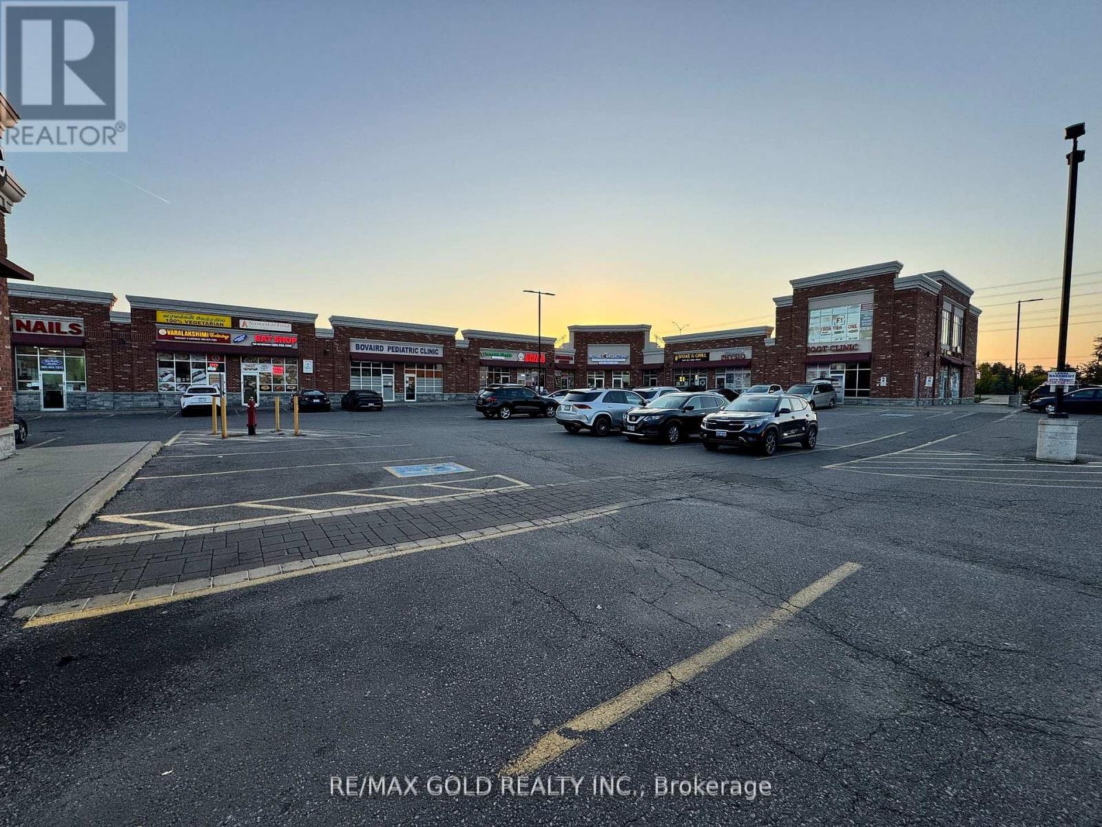 10 - 965 Bovaird Drive W, Brampton (Fletcher's Meadow), Ontario  L7A 1R4 - Photo 9 - W12886422