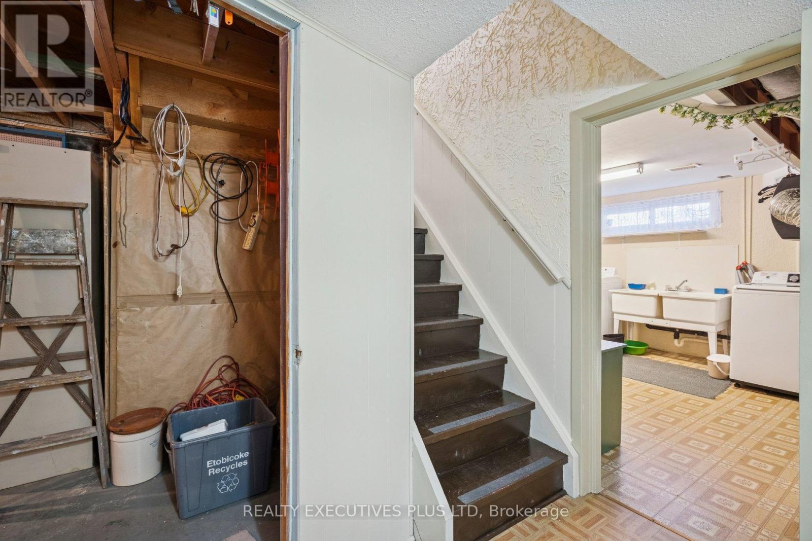 43 Marlebon Road, Toronto (West Humber-Clairville), Ontario  M9V 3V8 - Photo 18 - W12886460