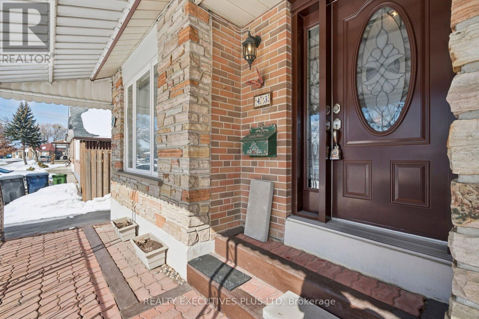 43 Marlebon Road, Toronto (West Humber-Clairville), Ontario  M9V 3V8 - Photo 3 - W12886460