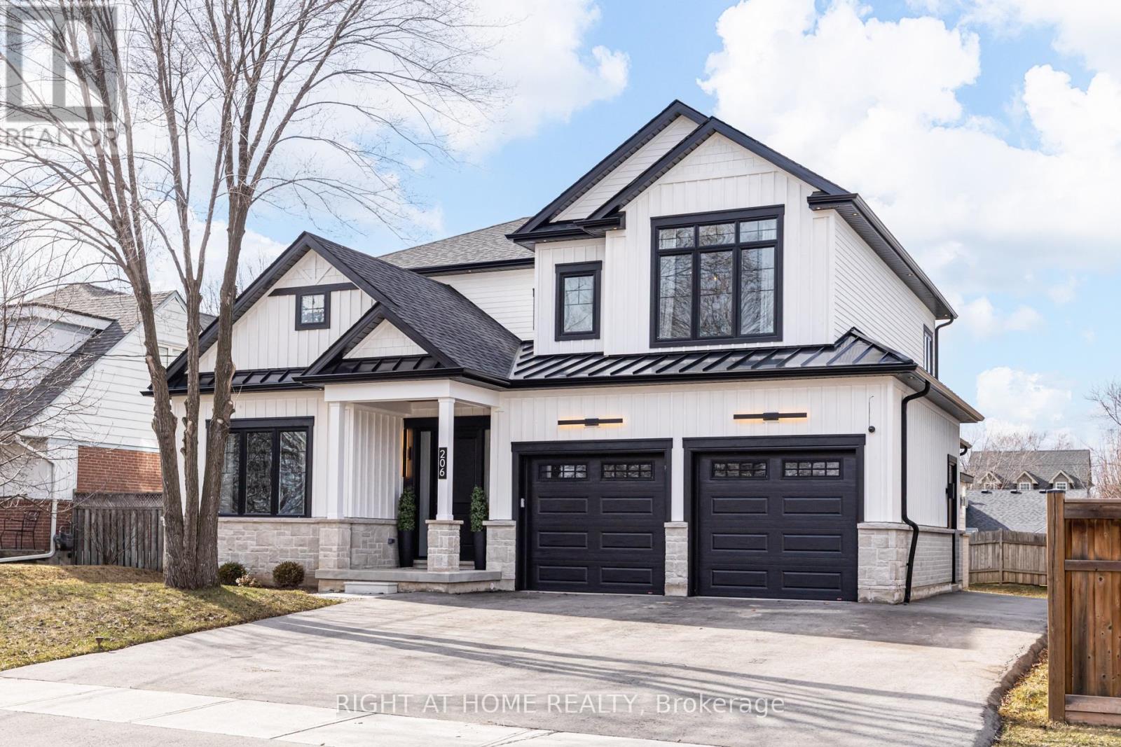 206 ELMWOOD CRESCENT, Milton, Ontario