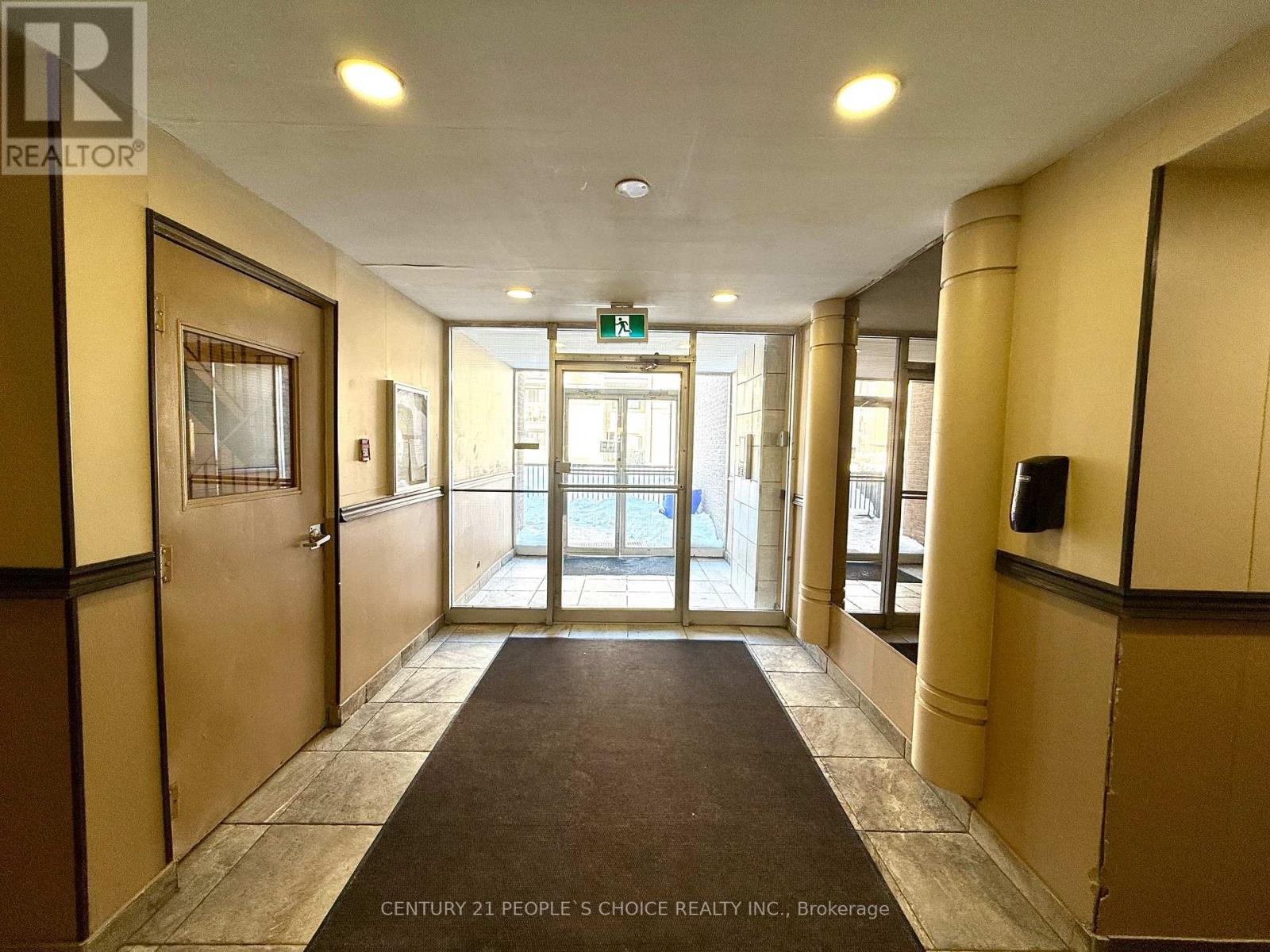 231 Building B - 2095 Roche Court, Mississauga (Sheridan), Ontario  L5K 2C8 - Photo 4 - W12886688