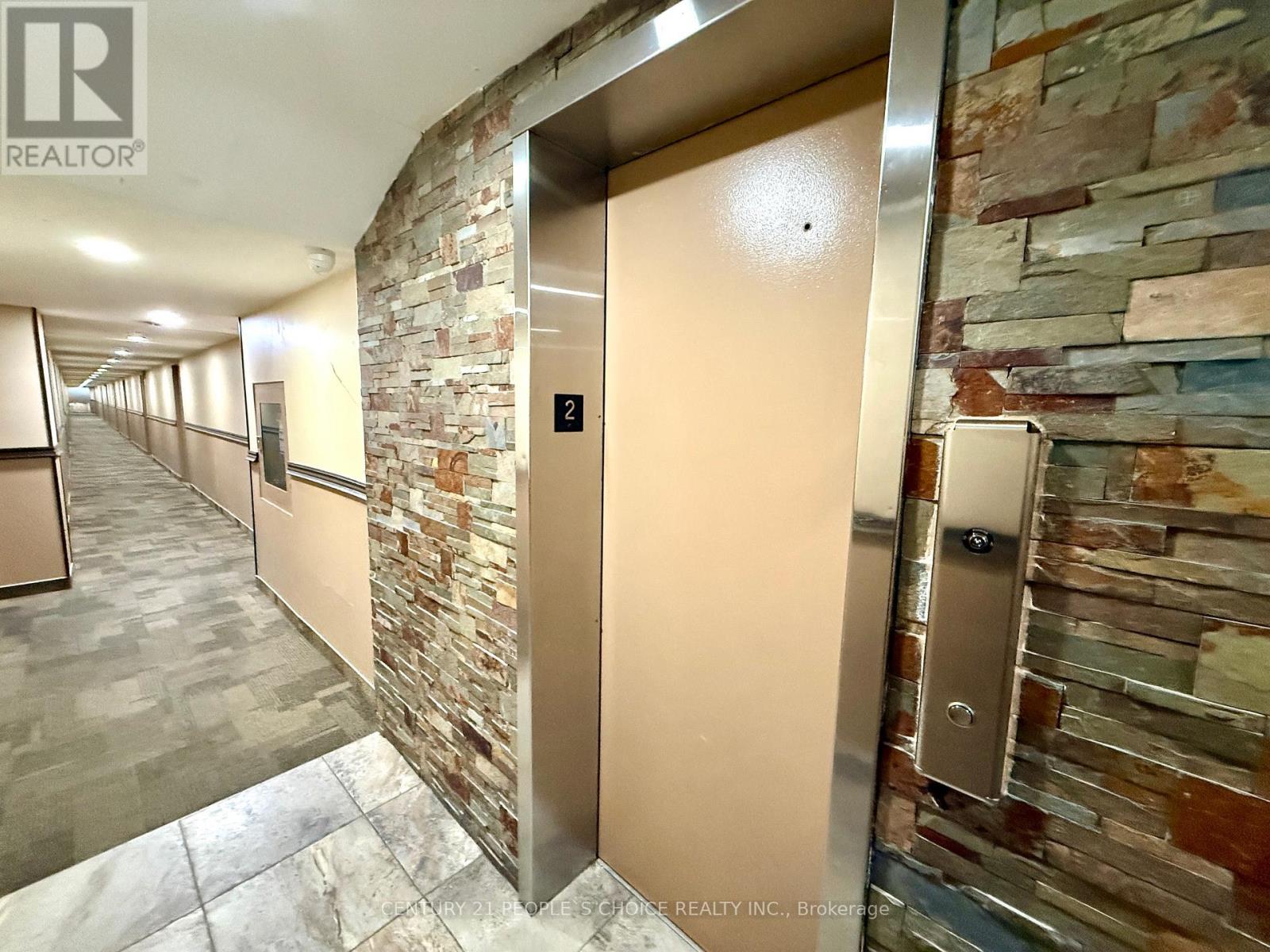 231 Building B - 2095 Roche Court, Mississauga (Sheridan), Ontario  L5K 2C8 - Photo 5 - W12886688