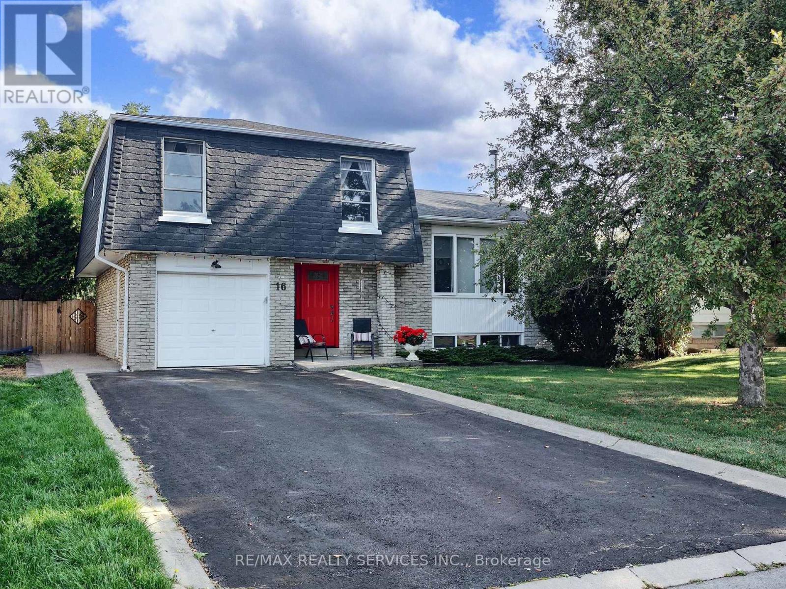 16 GRASSINGTON CRESCENT, brampton (northgate), Ontario