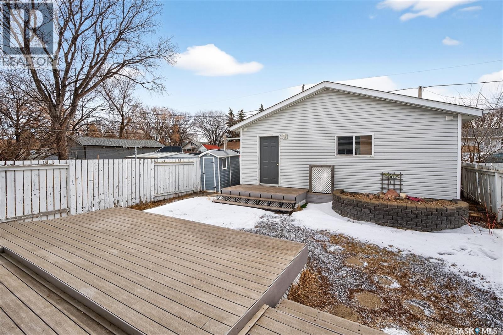 1037 Lillooet Street W, Moose Jaw, Saskatchewan  S6H 4Z9 - Photo 40 - SK030437