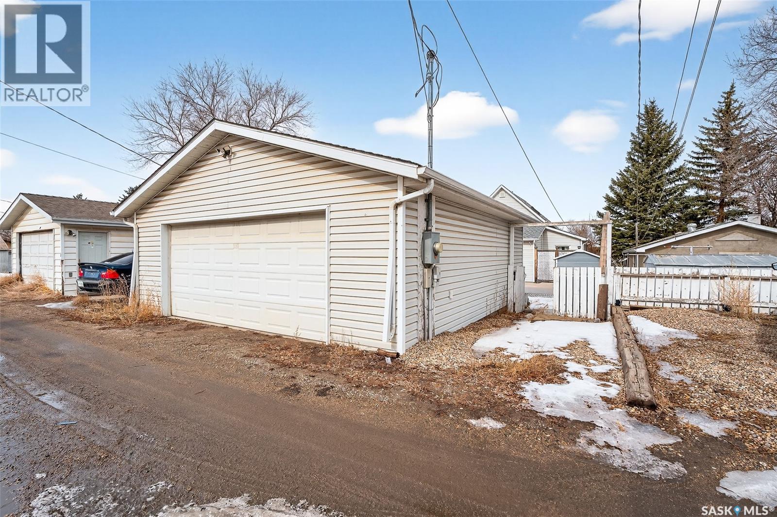 1037 Lillooet Street W, Moose Jaw, Saskatchewan  S6H 4Z9 - Photo 43 - SK030437