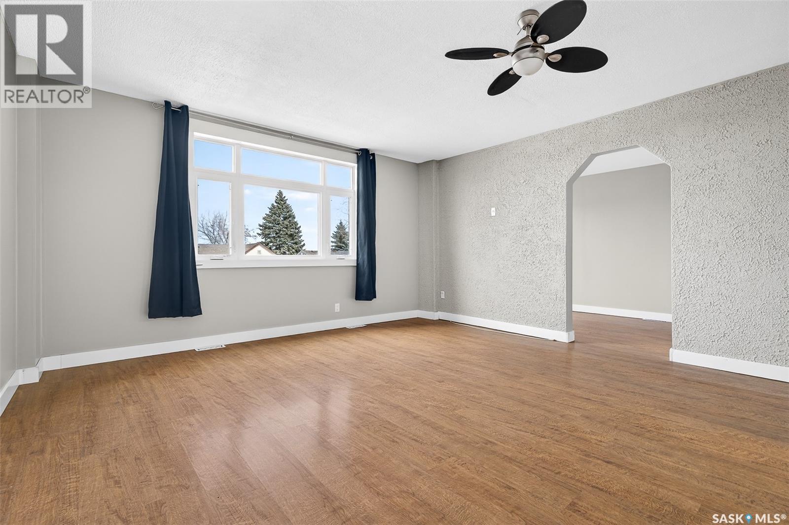 1037 Lillooet Street W, Moose Jaw, Saskatchewan  S6H 4Z9 - Photo 7 - SK030437