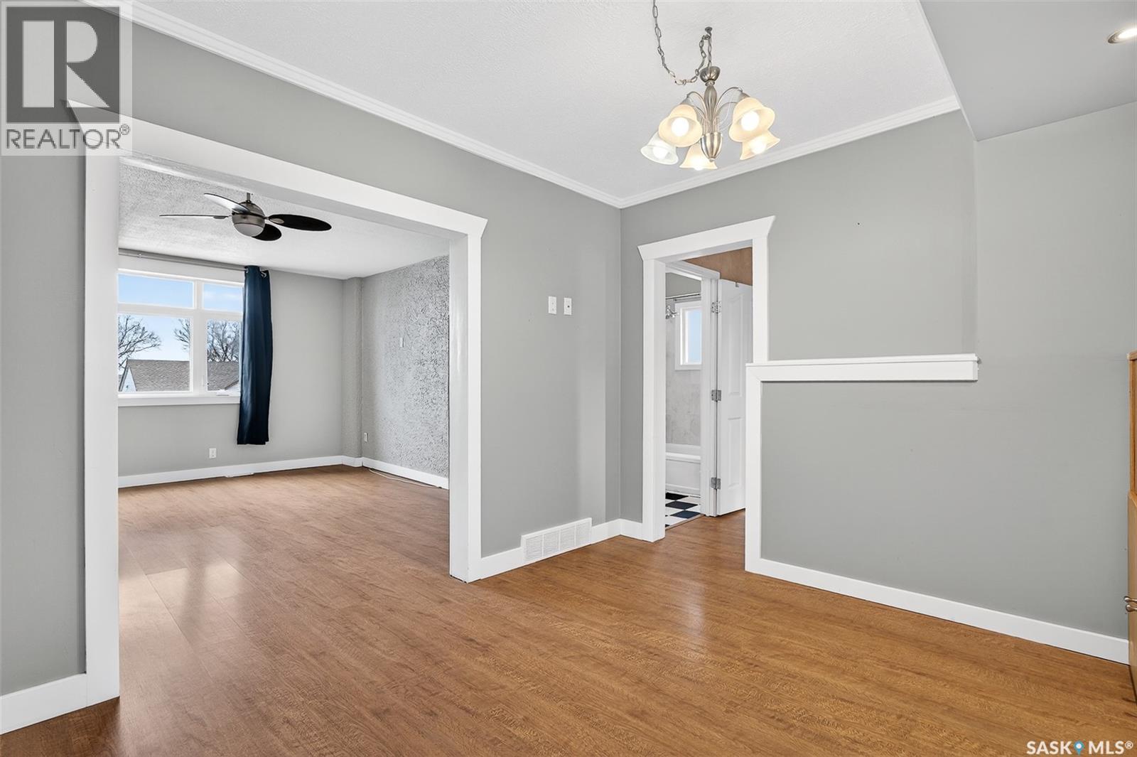 1037 Lillooet Street W, Moose Jaw, Saskatchewan  S6H 4Z9 - Photo 9 - SK030437