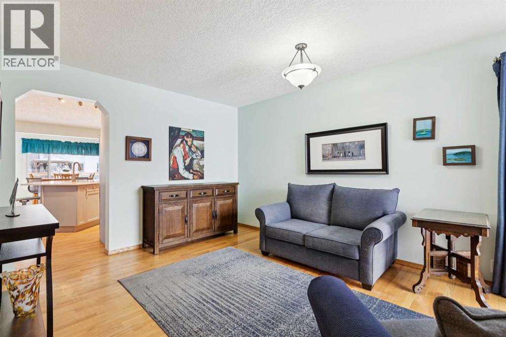 304 Mt Brewster Circle Se, Calgary, Alberta  T2Z 3J2 - Photo 4 - A2288906