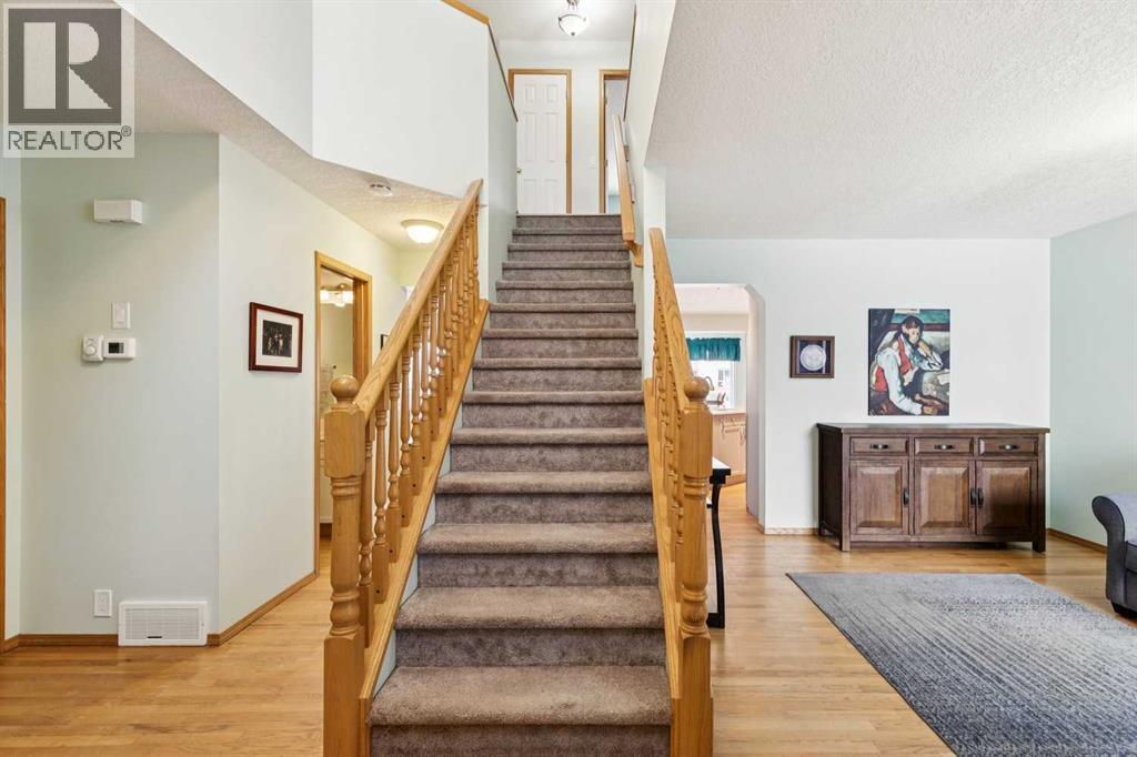 304 Mt Brewster Circle Se, Calgary, Alberta  T2Z 3J2 - Photo 2 - A2288906