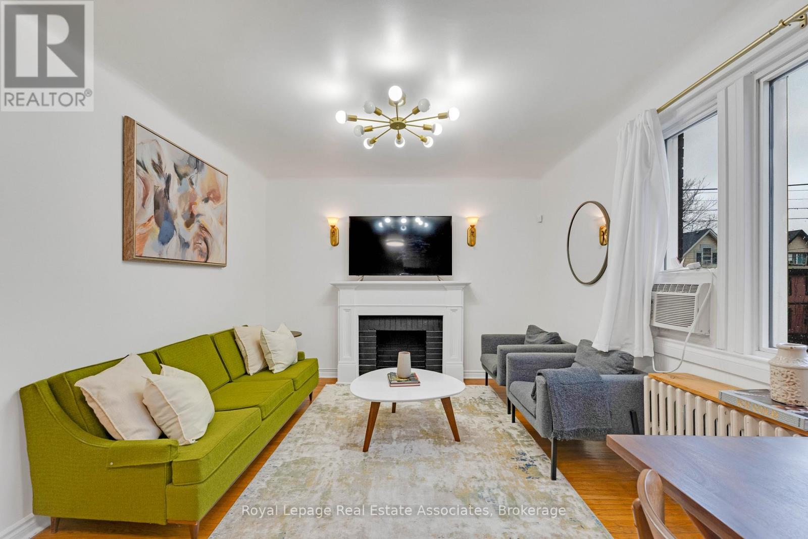 15 - 2 Vineland Avenue, Hamilton, Ontario L8M 1R4 - Photo 5 - X12886584