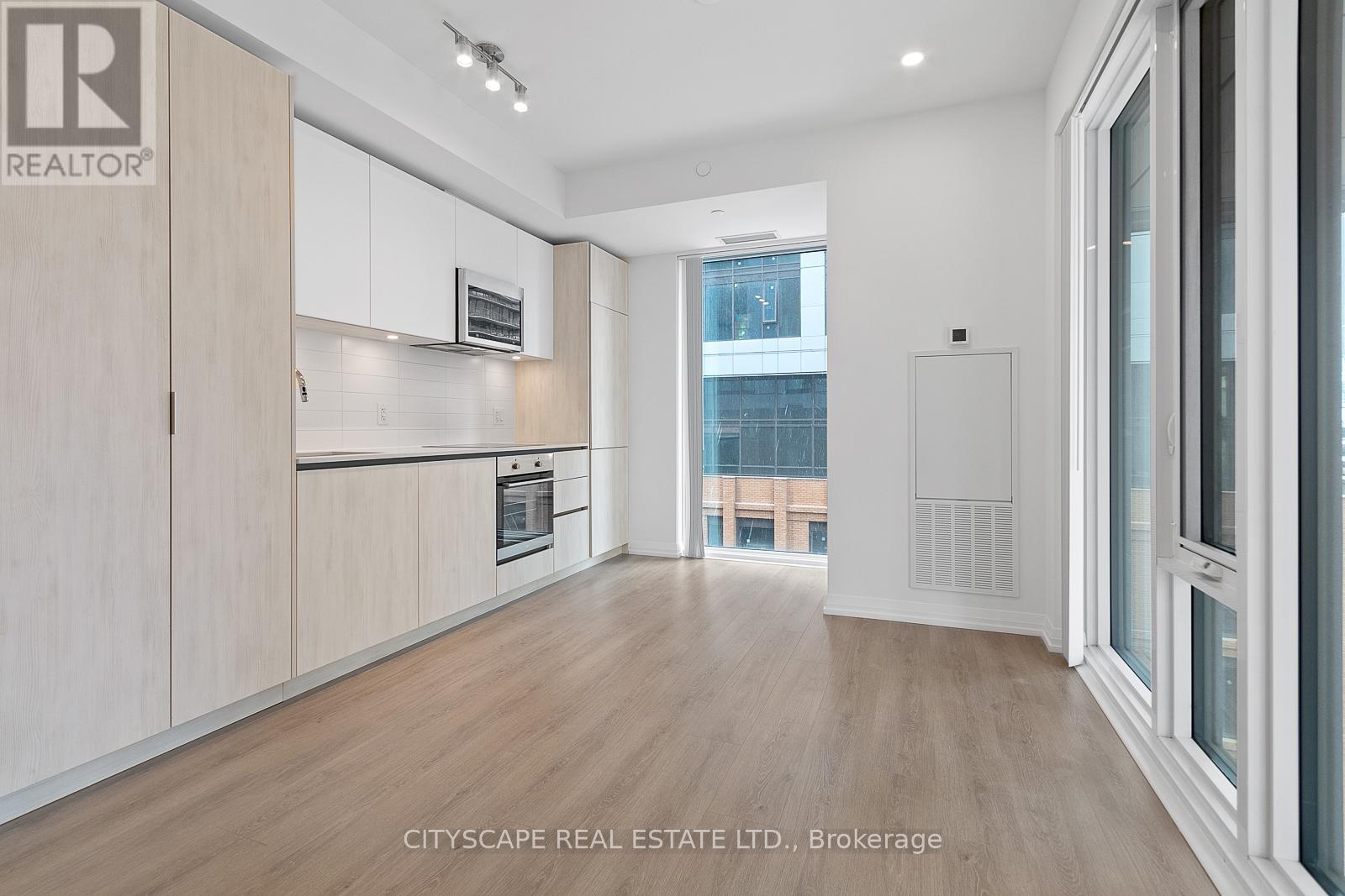 1605 - 8 Widmer Street, Toronto, Ontario  M5E 2E7 - Photo 15 - C12883688