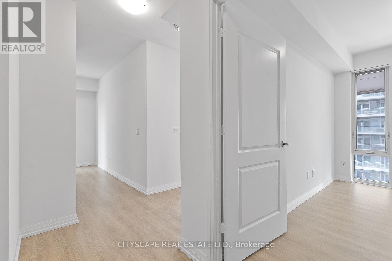 1605 - 8 Widmer Street, Toronto, Ontario  M5E 2E7 - Photo 2 - C12883688