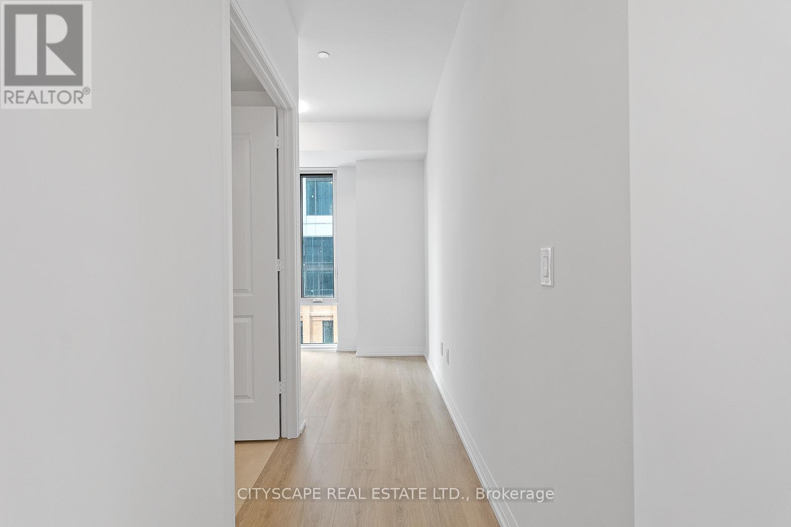 1605 - 8 Widmer Street, Toronto, Ontario  M5E 2E7 - Photo 7 - C12883688