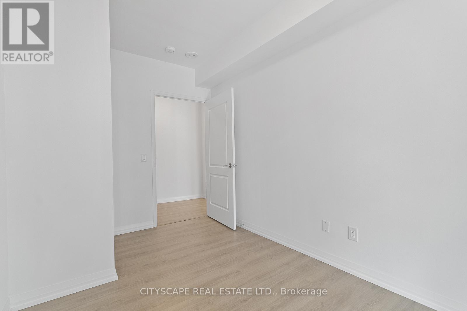 1605 - 8 Widmer Street, Toronto, Ontario  M5E 2E7 - Photo 5 - C12883688