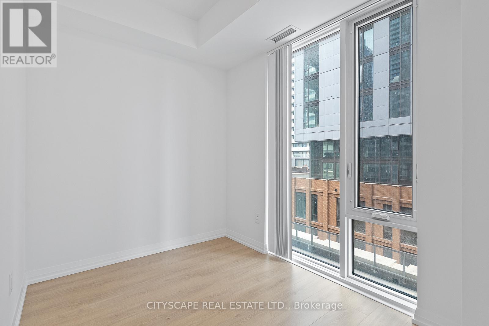 1605 - 8 Widmer Street, Toronto, Ontario  M5E 2E7 - Photo 9 - C12883688