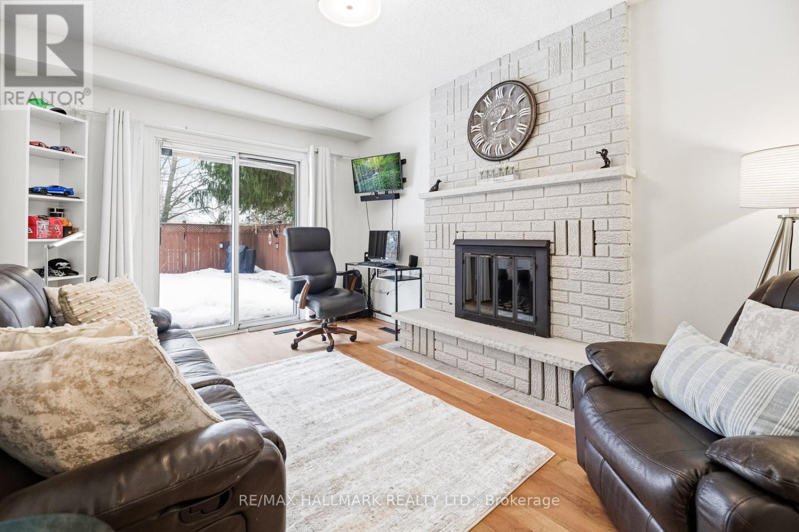 71 Robinson Crescent, Whitby, Ontario  L1N 6W6 - Photo 13 - E12860012