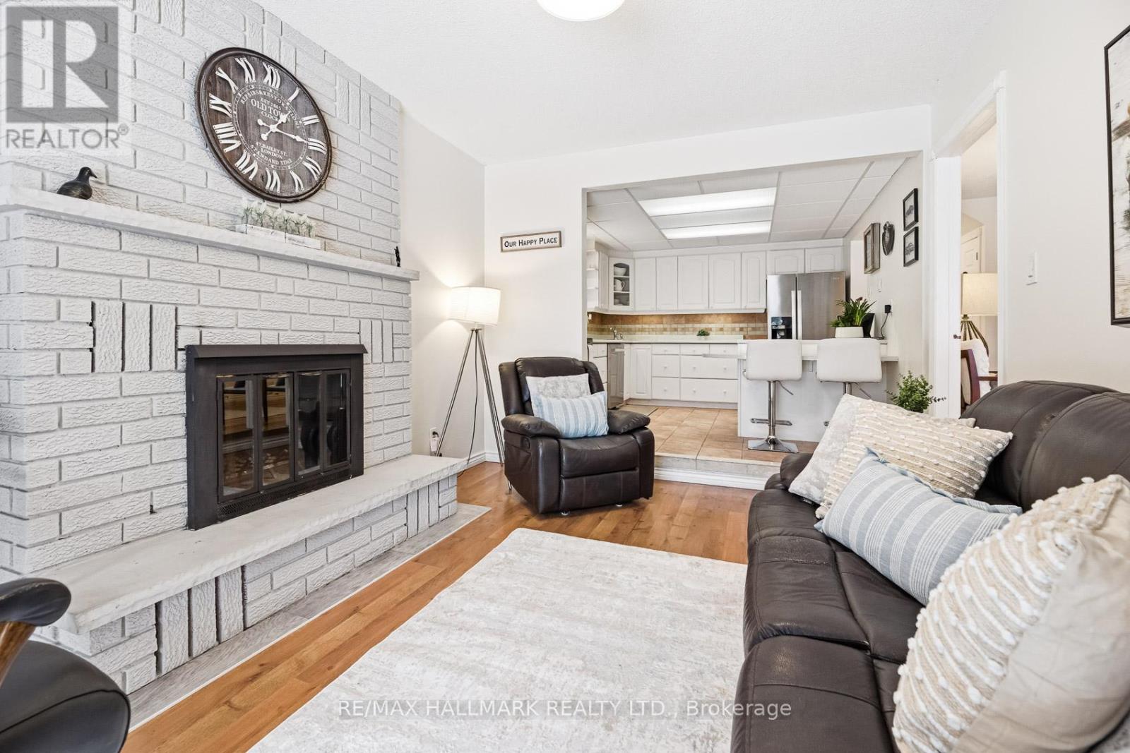 71 Robinson Crescent, Whitby, Ontario  L1N 6W6 - Photo 12 - E12860012