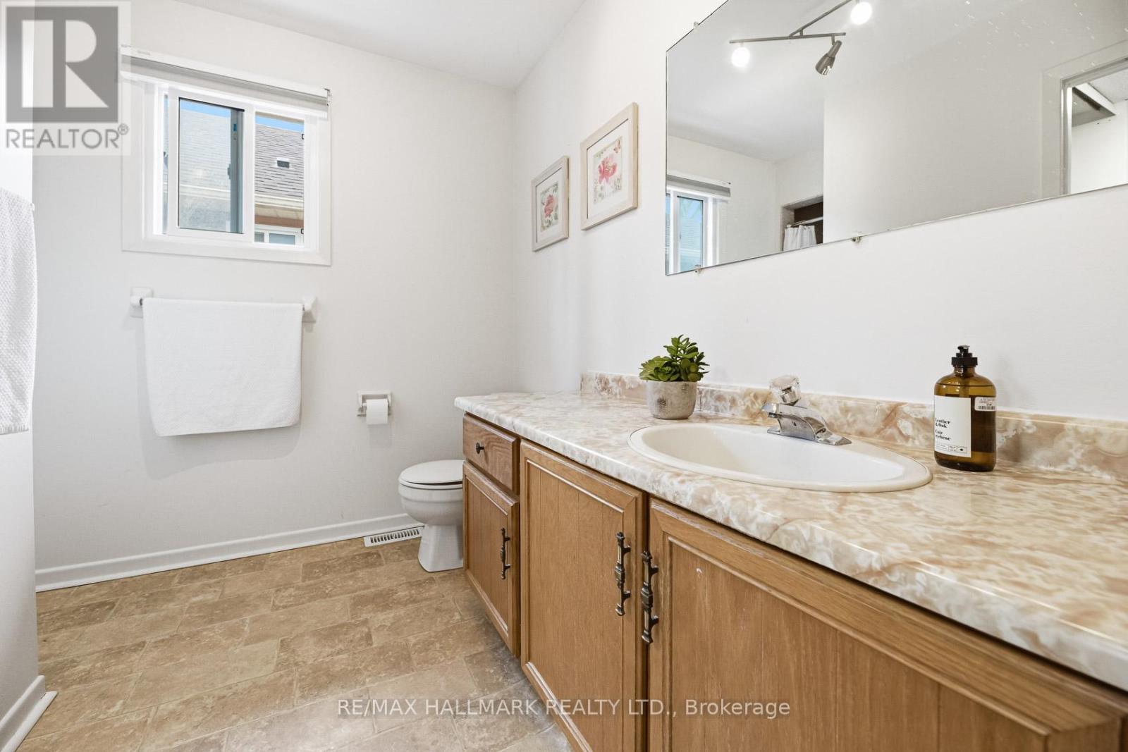 71 Robinson Crescent, Whitby, Ontario  L1N 6W6 - Photo 21 - E12860012