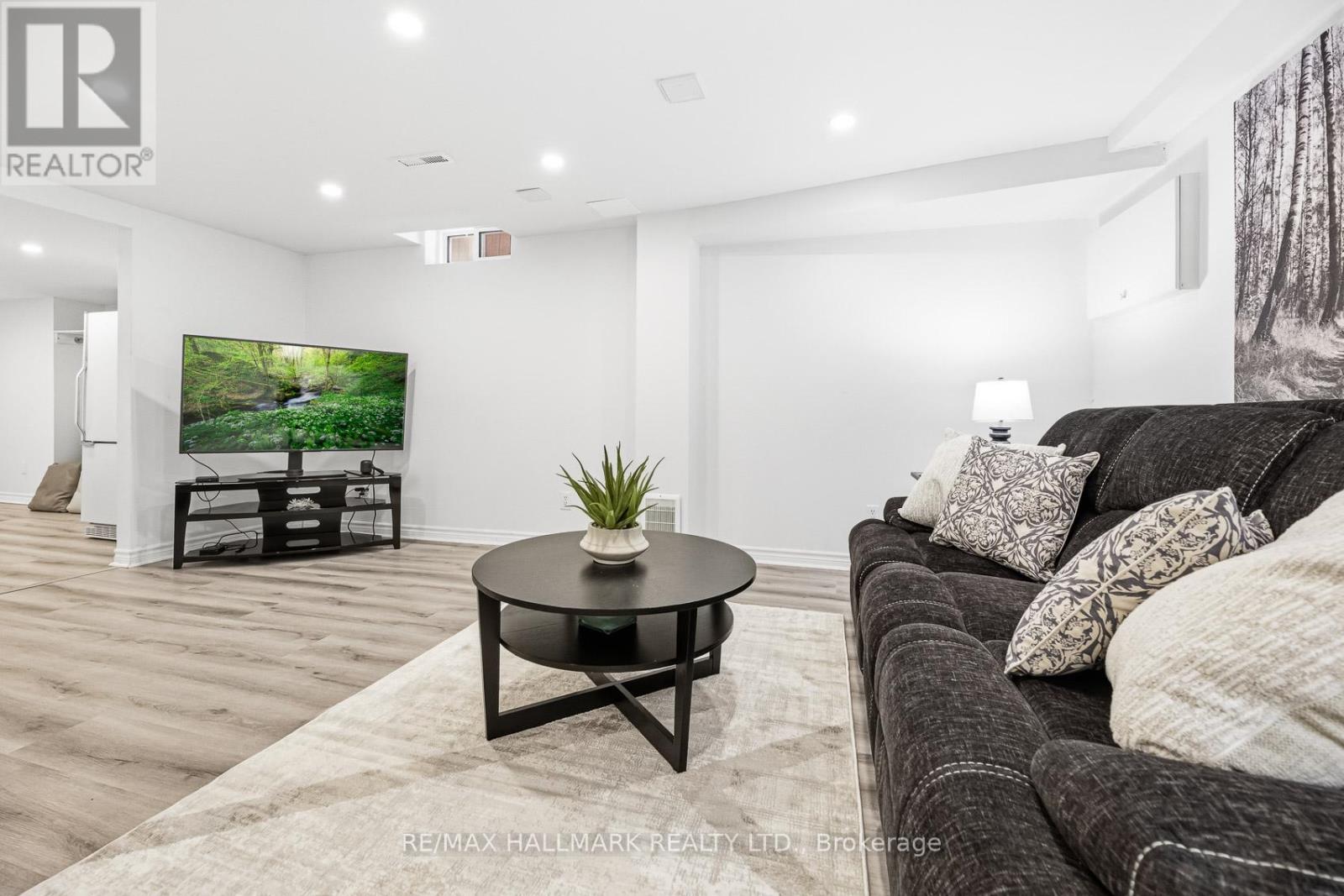 71 Robinson Crescent, Whitby, Ontario  L1N 6W6 - Photo 29 - E12860012