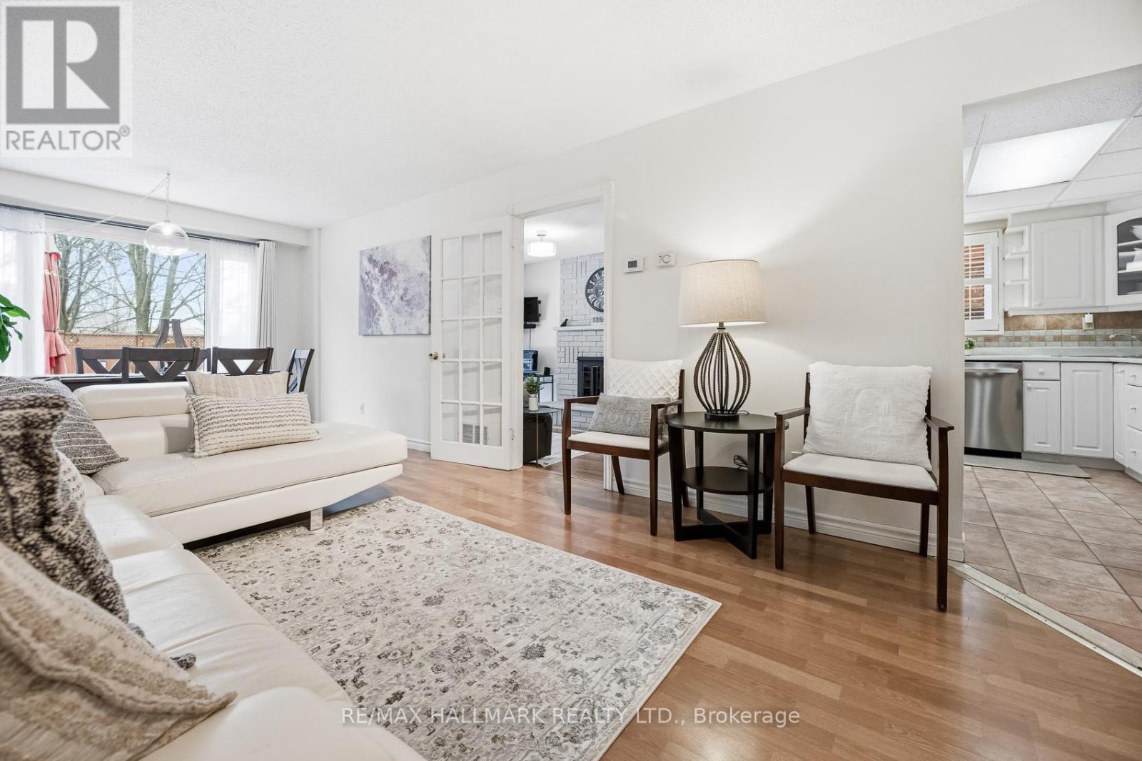 71 Robinson Crescent, Whitby, Ontario  L1N 6W6 - Photo 6 - E12860012