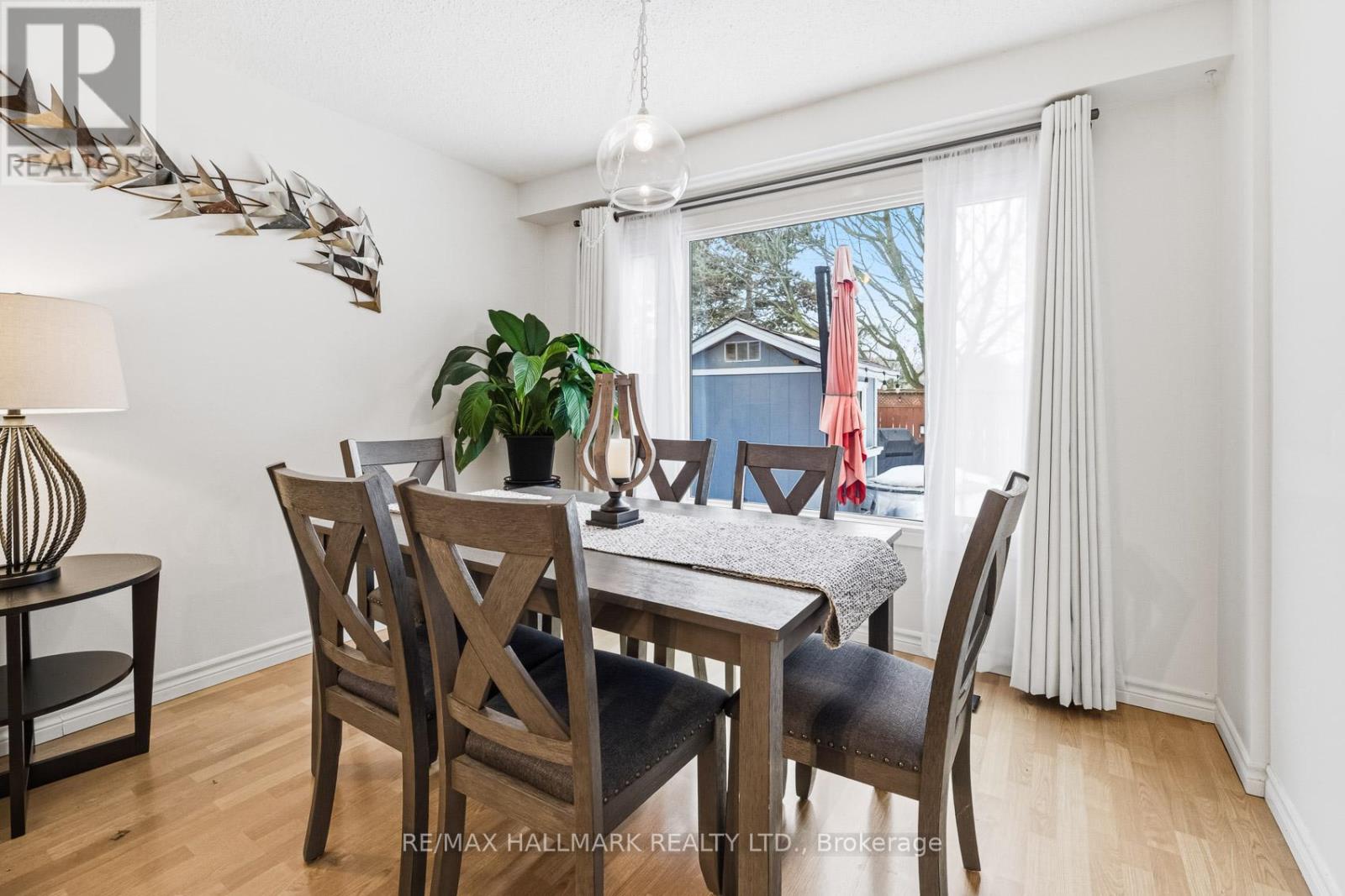 71 Robinson Crescent, Whitby, Ontario  L1N 6W6 - Photo 7 - E12860012