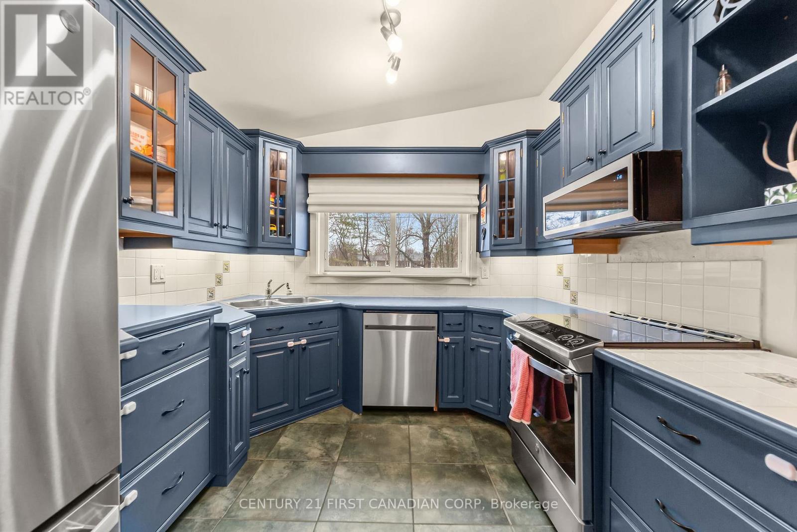 Photo 9 of 36 for 381 Hyde Park Road