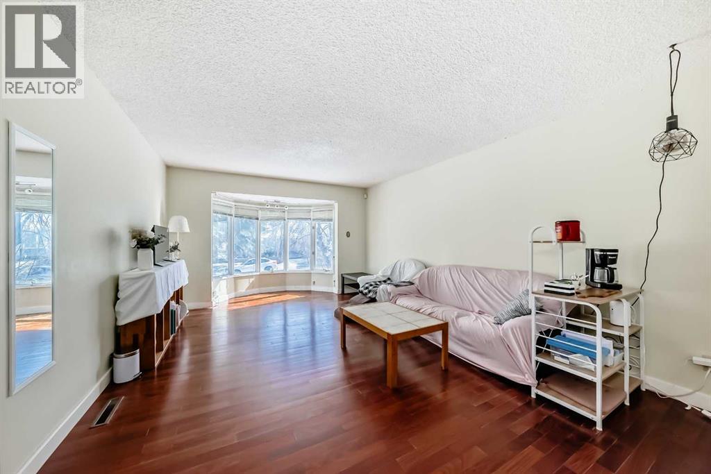 903 40 Street Sw, Calgary, Alberta  T3C 1W4 - Photo 10 - A2293634