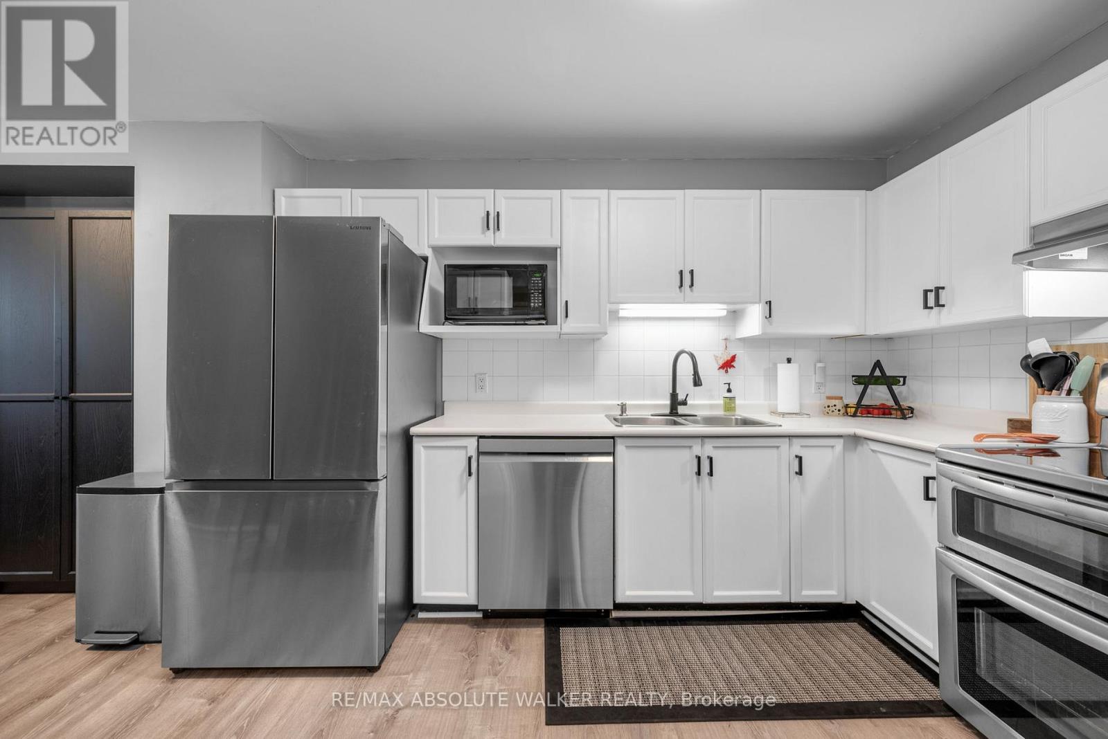 108 Cedarock Drive, Ottawa, Ontario  K2M 2H5 - Photo 9 - X12886850