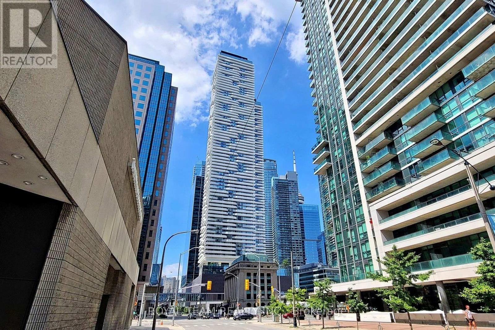 5703 - 88 HARBOUR STREET, Toronto, Ontario