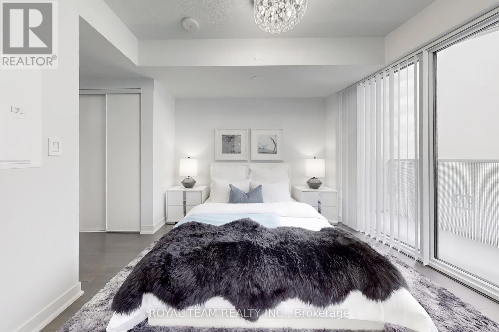 5703 - 88 Harbour Street, Toronto, Ontario  M5J 0C3 - Photo 18 - C12881732