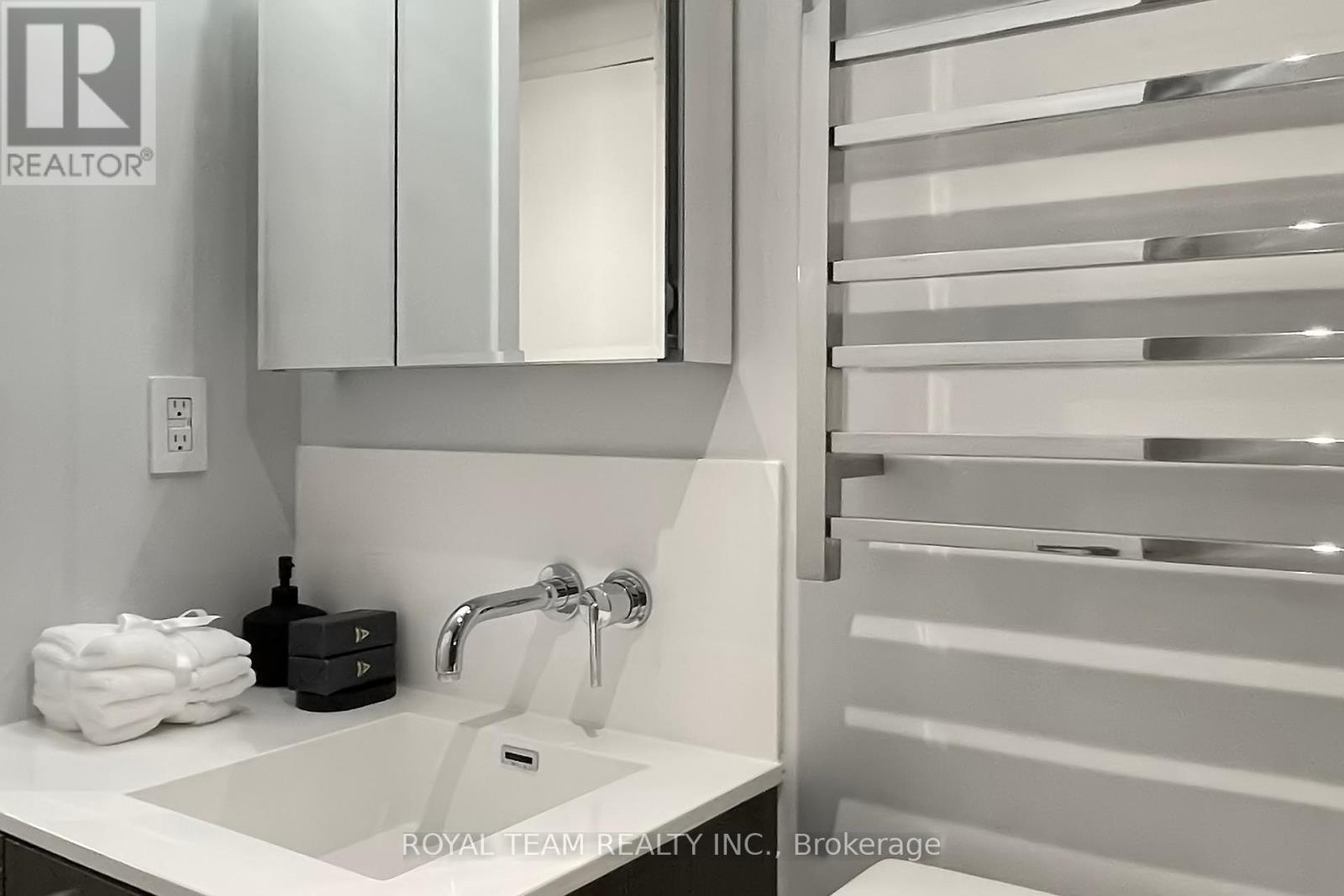 5703 - 88 Harbour Street, Toronto, Ontario  M5J 0C3 - Photo 25 - C12881732