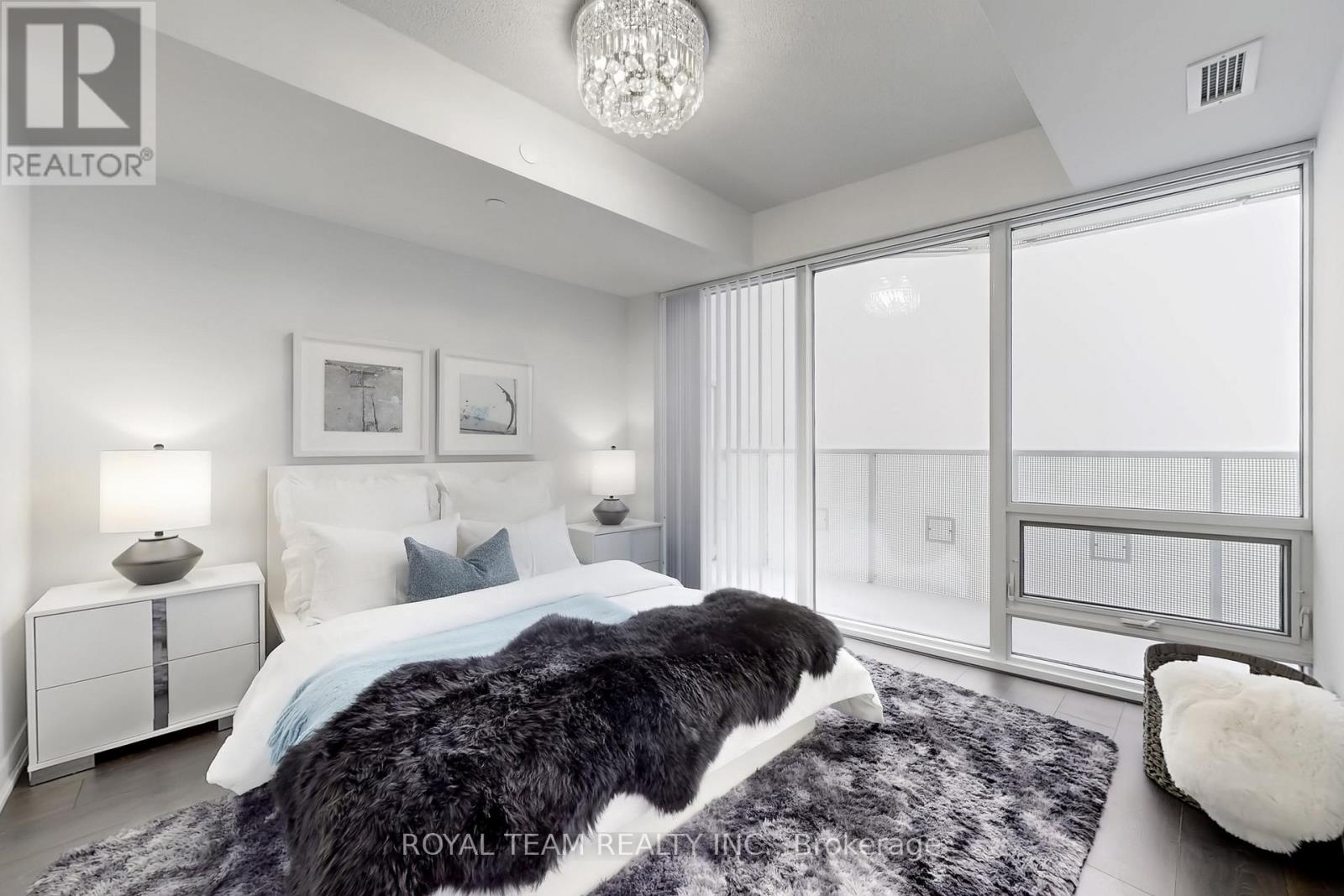 5703 - 88 Harbour Street, Toronto, Ontario  M5J 0C3 - Photo 17 - C12881732