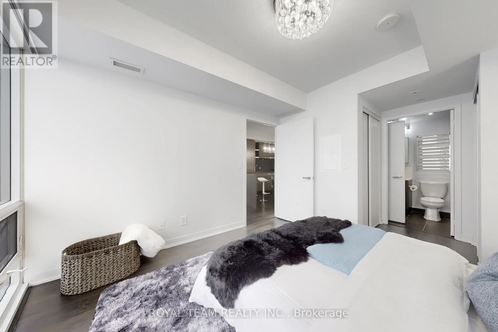 5703 - 88 Harbour Street, Toronto, Ontario  M5J 0C3 - Photo 21 - C12881732