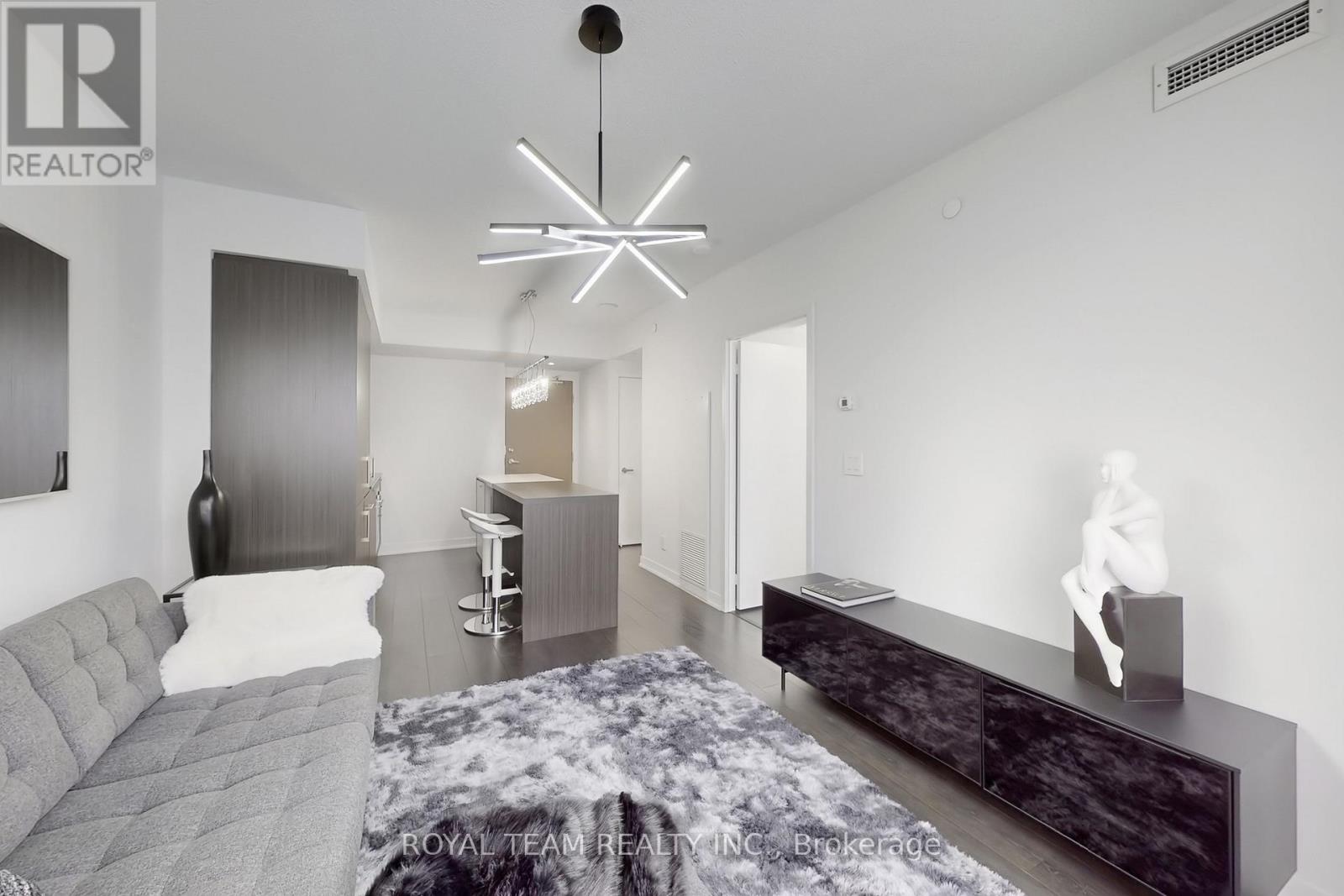 5703 - 88 Harbour Street, Toronto, Ontario  M5J 0C3 - Photo 6 - C12881732