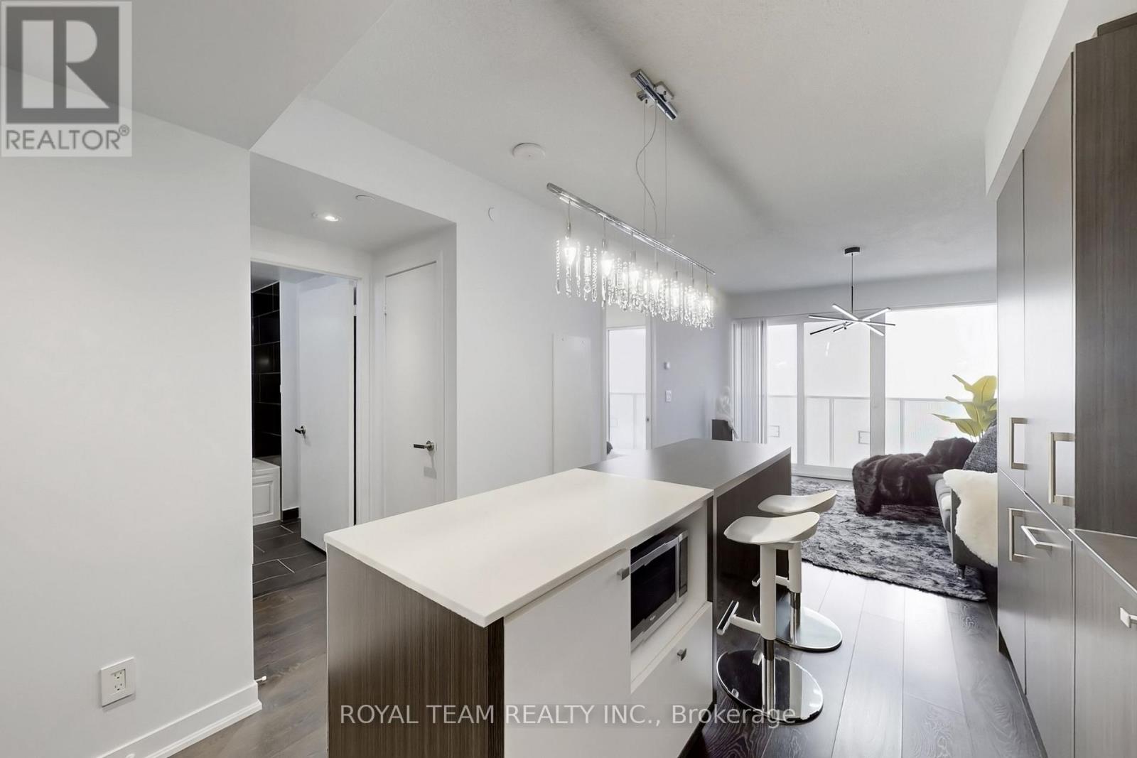 5703 - 88 Harbour Street, Toronto, Ontario  M5J 0C3 - Photo 9 - C12881732