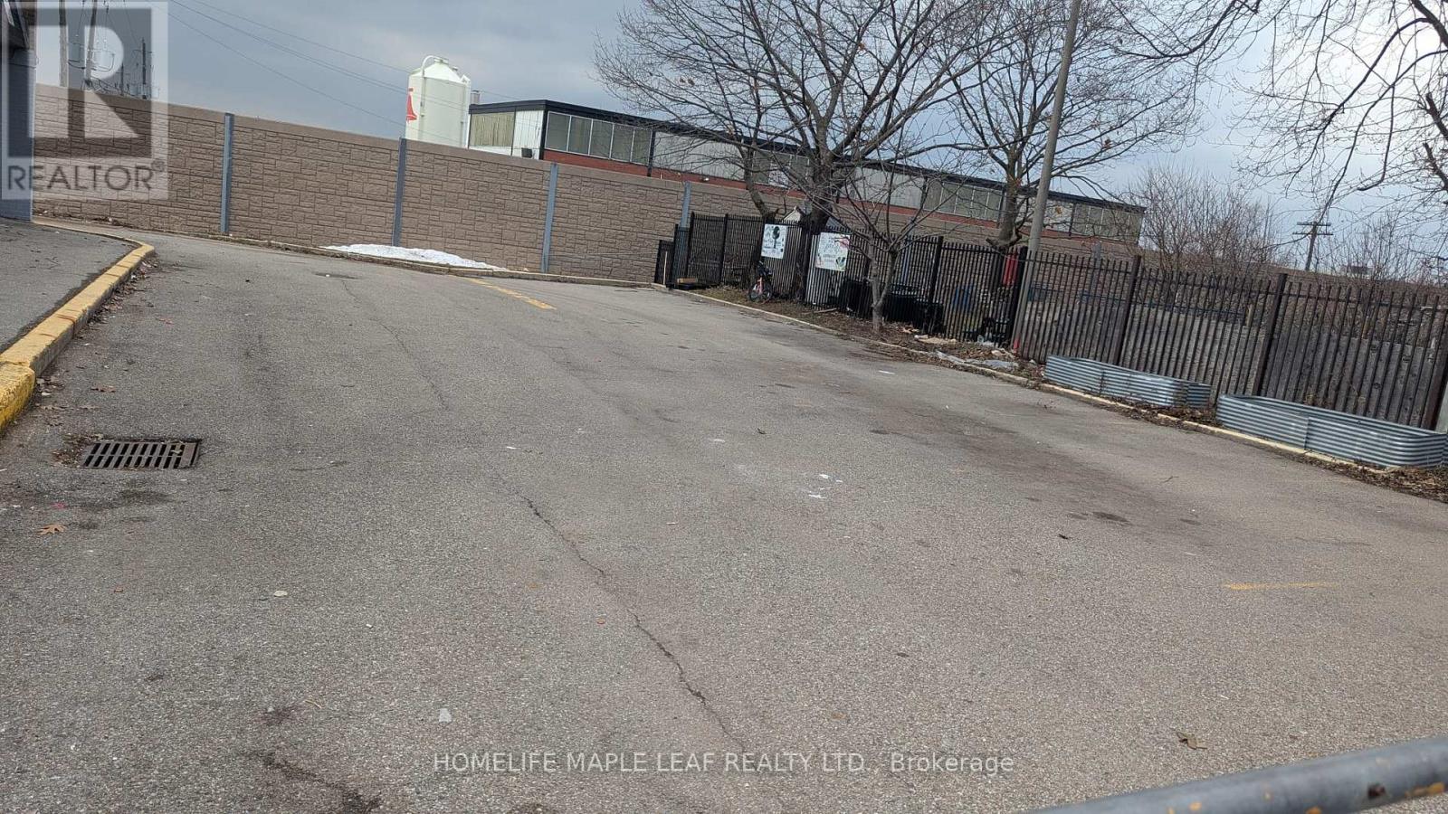 109 Lotherton Pathway, Toronto (Yorkdale-Glen Park), Ontario  M6B 2G6 - Photo 21 - W12629352