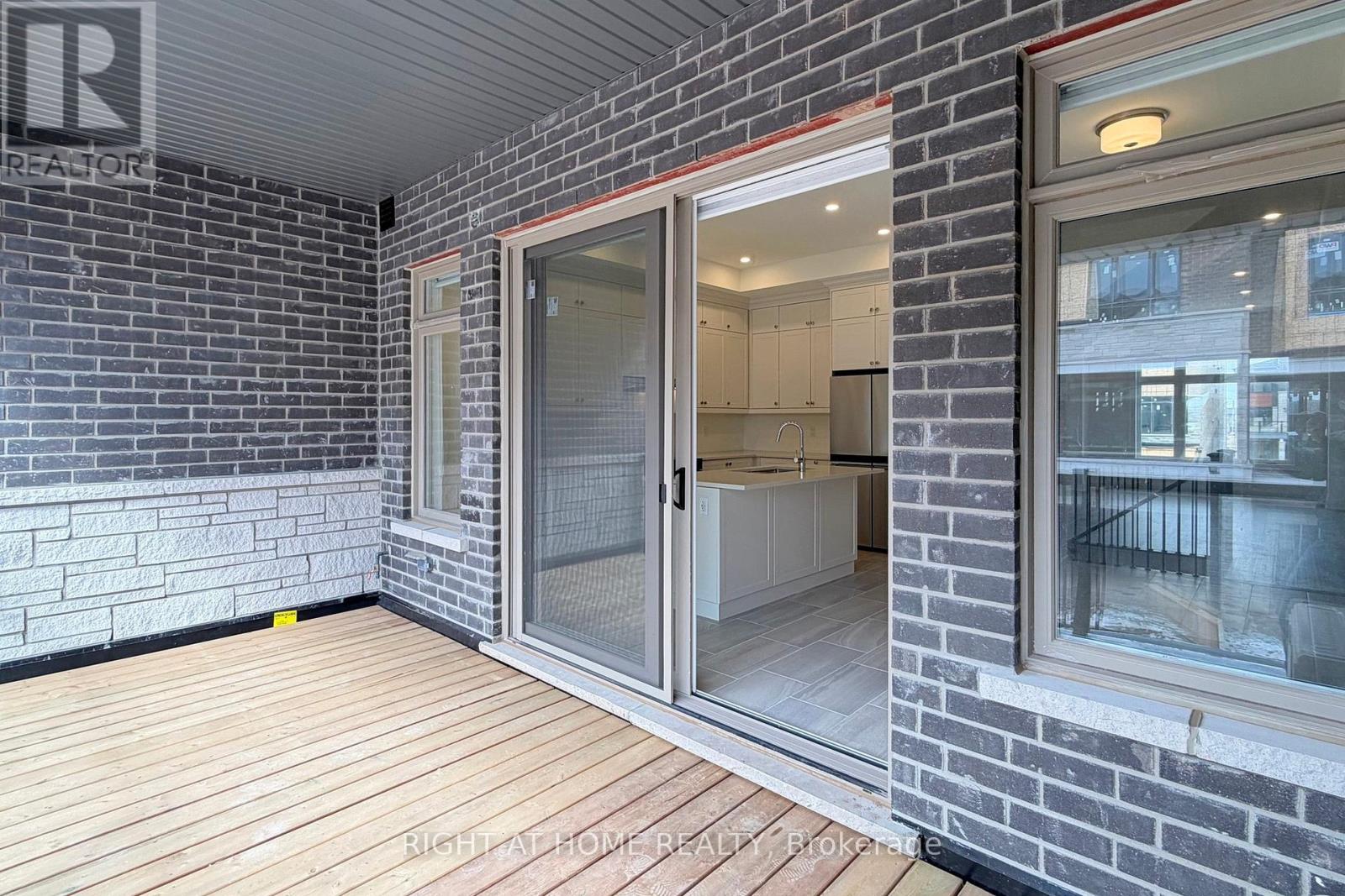 3300 Taha Gardens, Oakville, Ontario L6M 4K1 - Photo 39 - W12828848