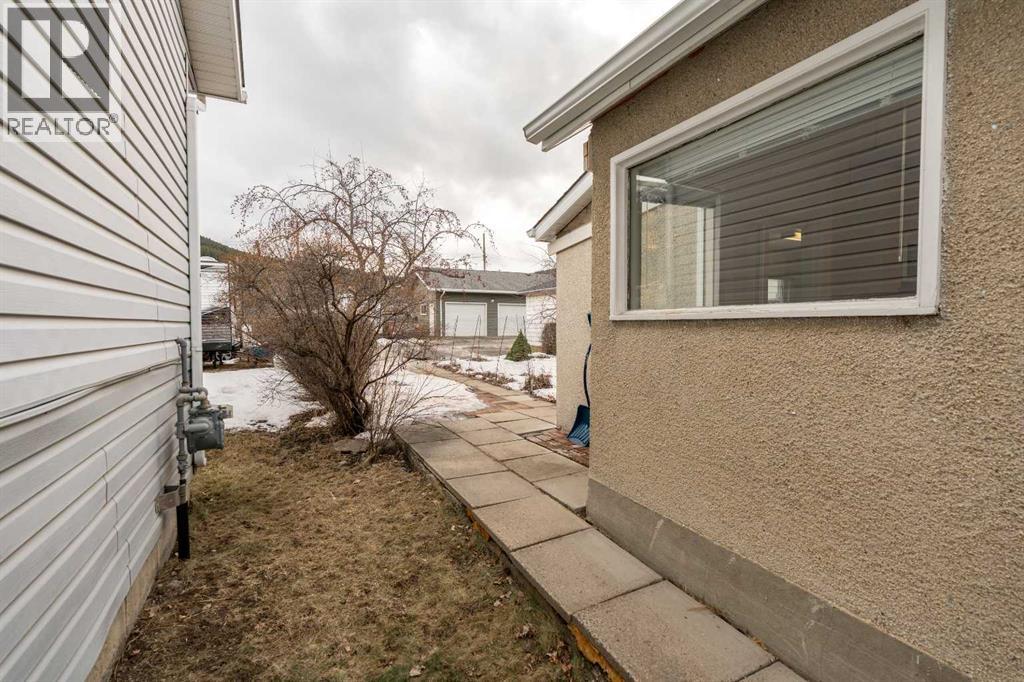 13250 19 Avenue, Blairmore, Alberta  T0K 0E0 - Photo 33 - A2283871