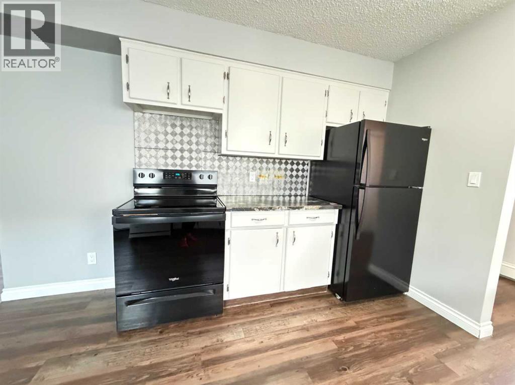 5719 50a Avenue, Stettler, Alberta  T0C 2L2 - Photo 8 - A2277984